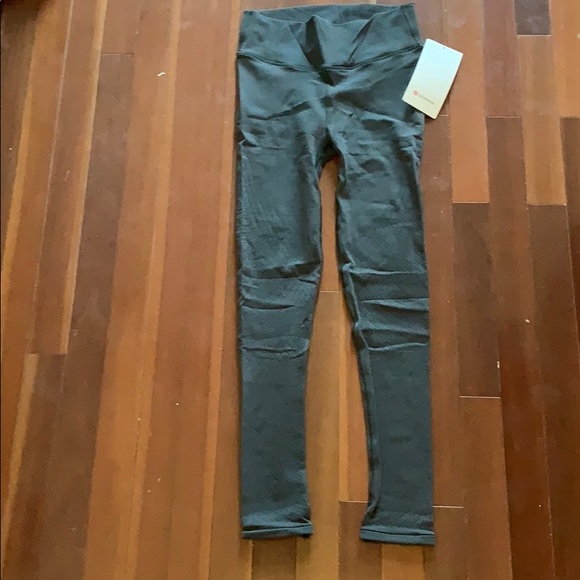 NWT lululemon Reveal 7/8 Tight *Digi Rain - Picture 2 of 5